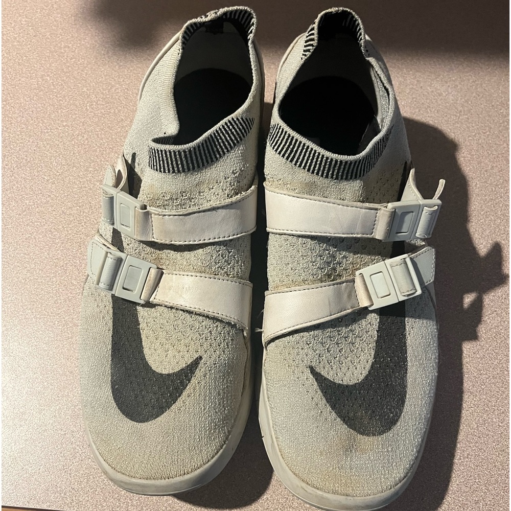 Nike flyknit sock racer 9.5